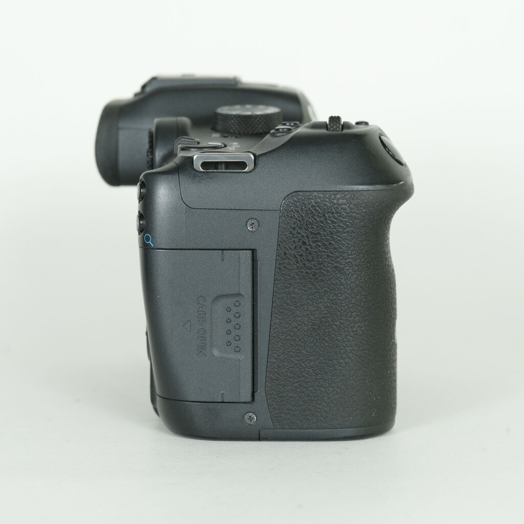 Canon EOS R7 Canon EOS R7