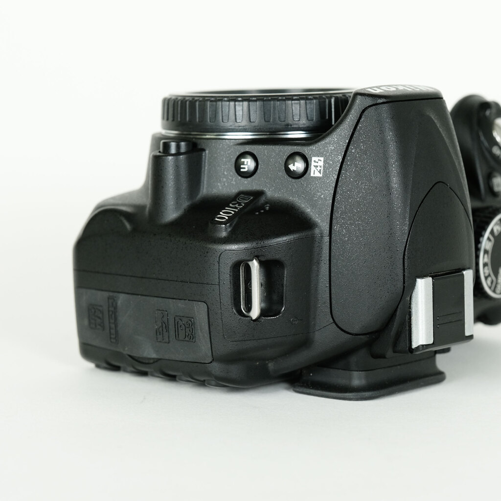 Nikon D3100 ボディ