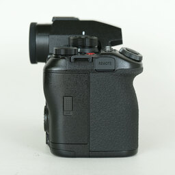 Panasonic LUMIX DC-S1M2ES ボディ