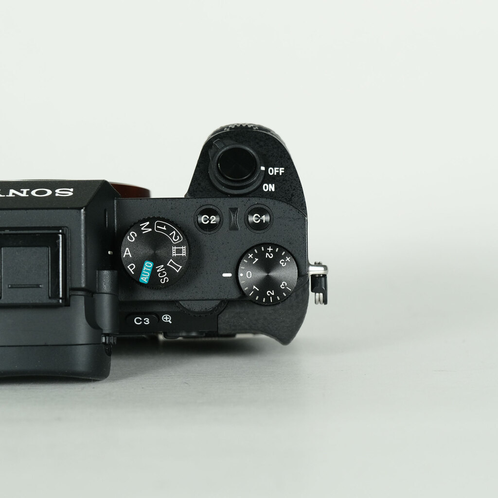 SONY α7 II（ILCE-7M2）の出品 | ONE SCENE（ワンシーン）