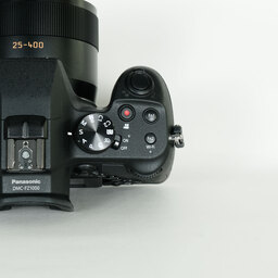 Panasonic LUMIX DMC-FZ1000