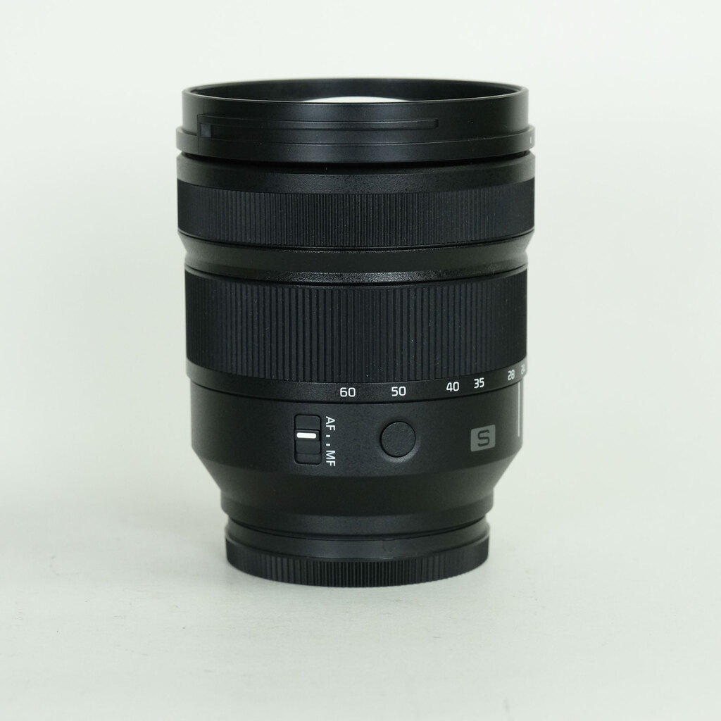Panasonic LUMIX S 24-60mm F2.8