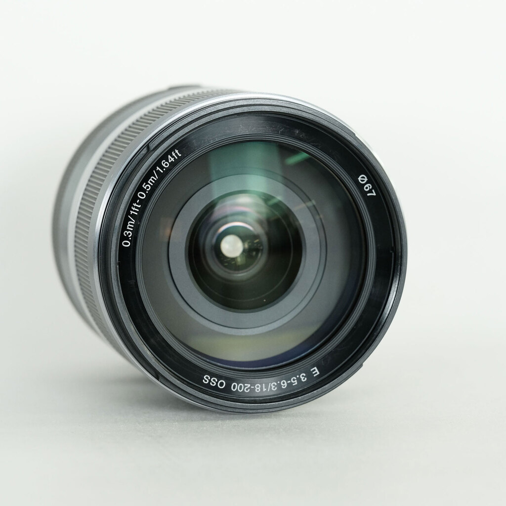 SONY E18-200mm F3.5-6.3 OSS SEL18200
