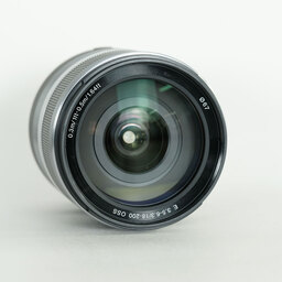 SONY E18-200mm F3.5-6.3 OSS SEL18200
