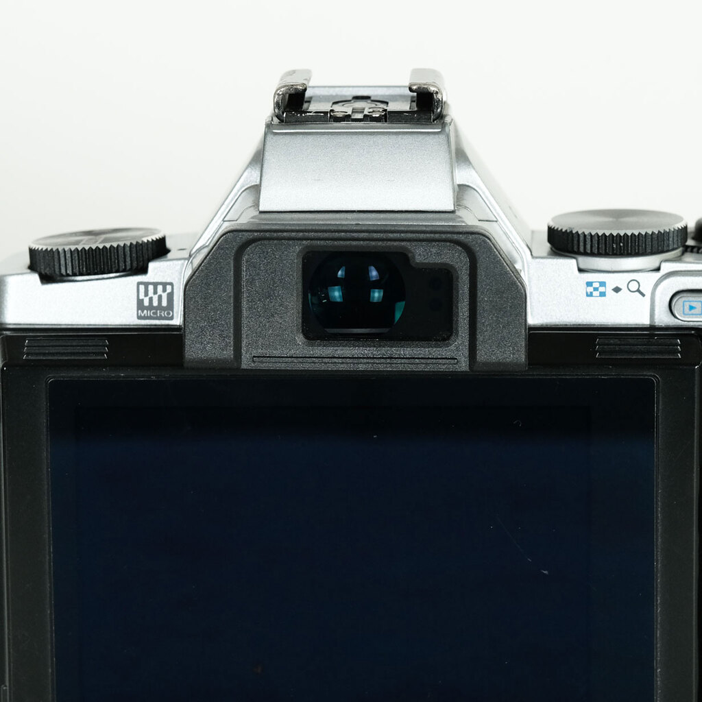 OLYMPUS OM-D E-M5 ボディ シルバー