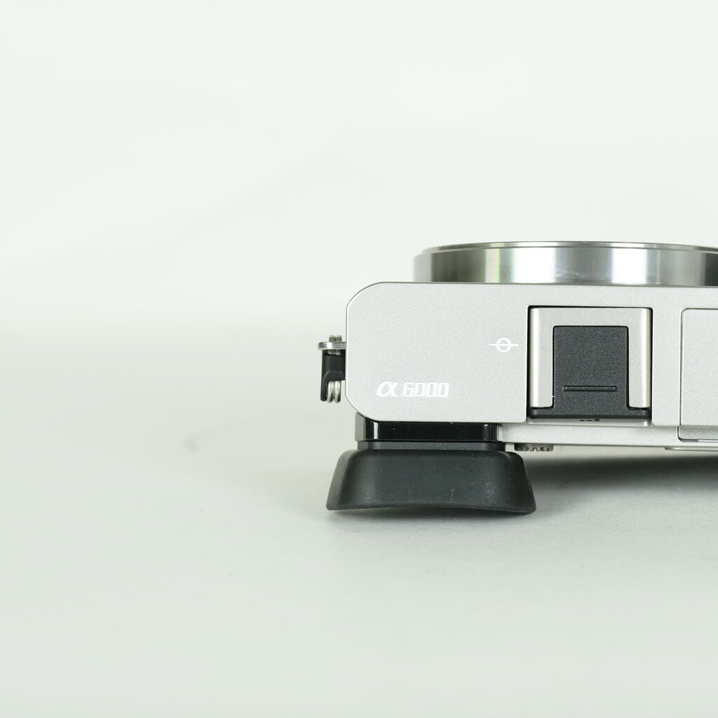 SONY α6000(ILCE-6000) SONY α6000(ILCE-6000)