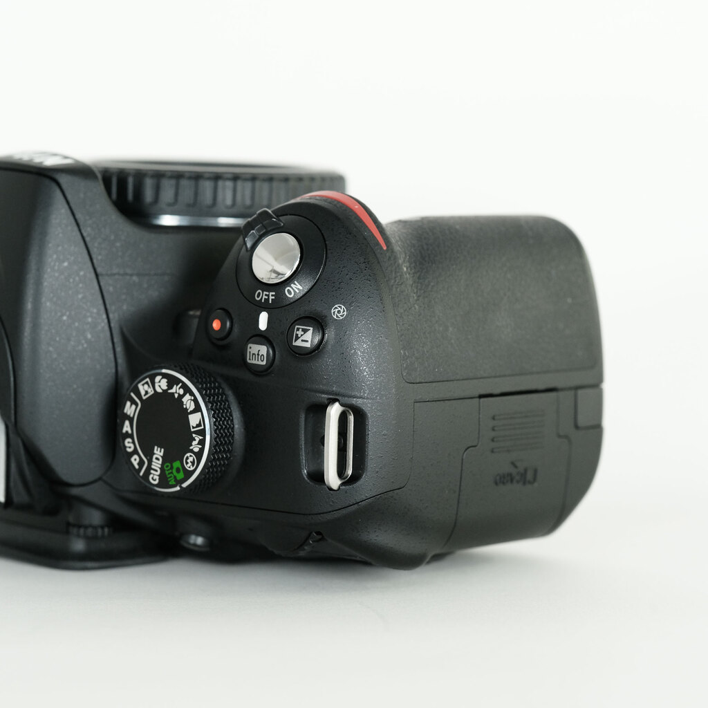 Nikon D3200ボディ ブラック