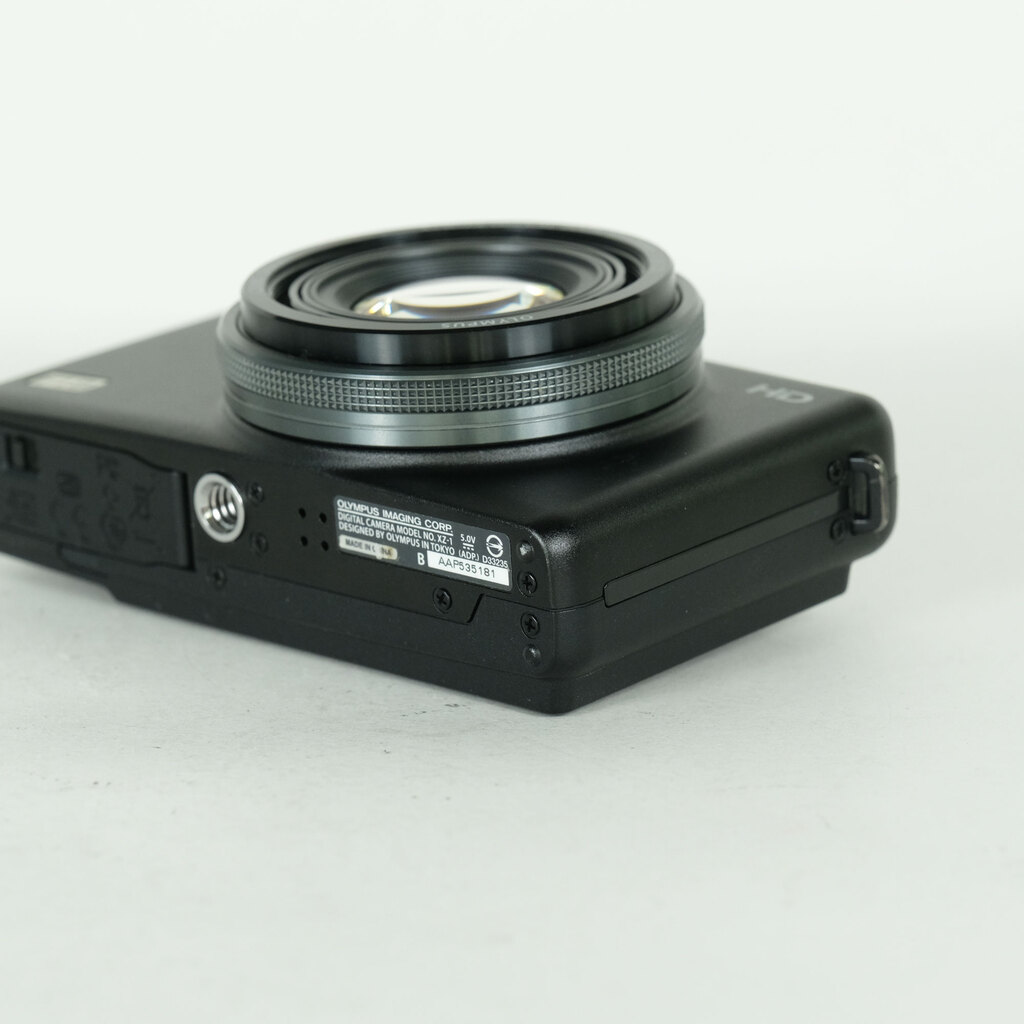 OLYMPUS XZ-1 ブラックの出品 | ONE SCENE（ワンシーン）