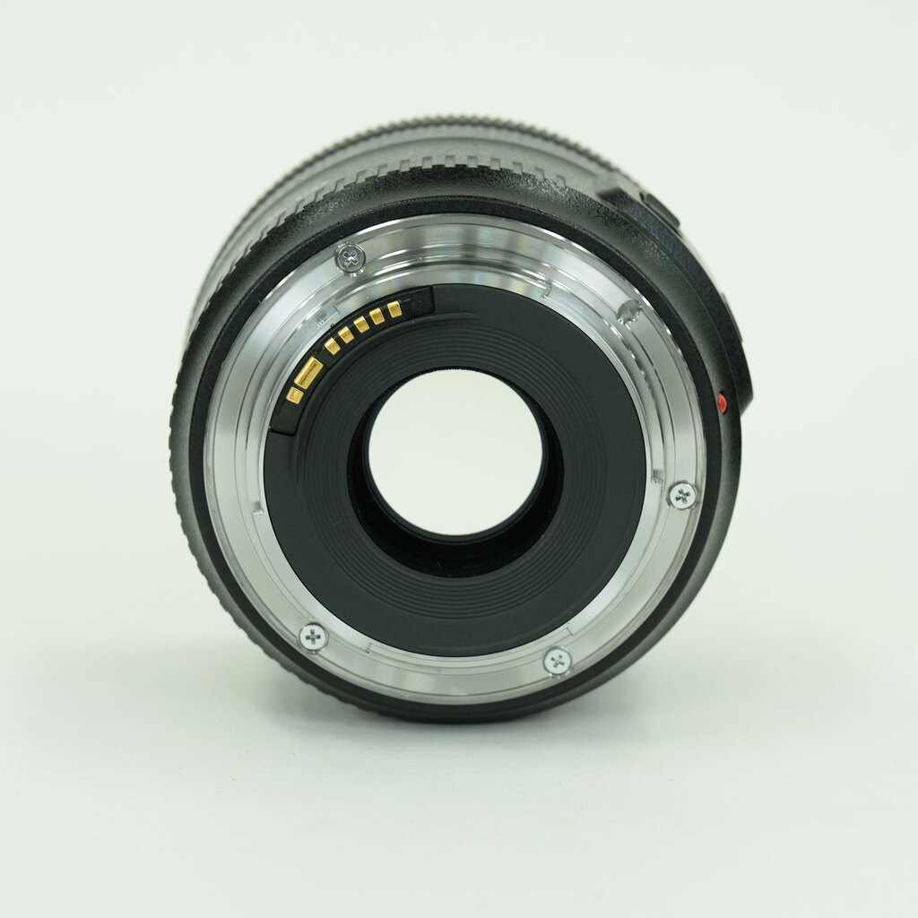 Canon EF35mm F2 IS USM Canon EF35mm F2 IS USM
