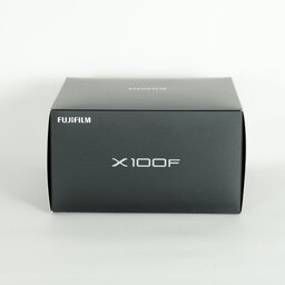FUJIFILM X100F シルバー FUJIFILM X100F シルバー