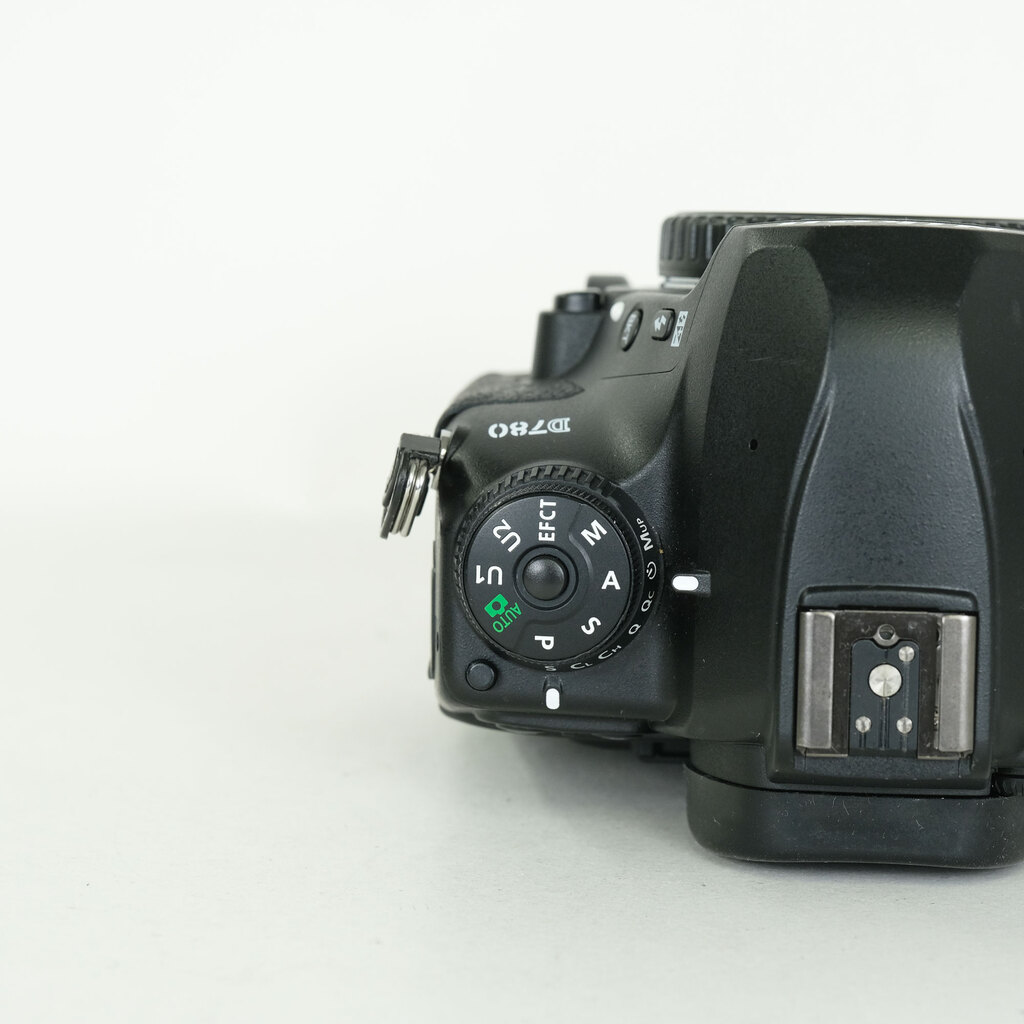 Nikon D780