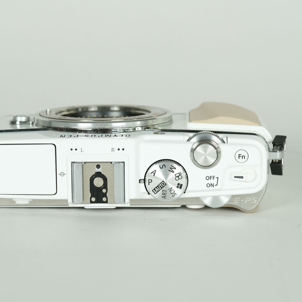 OLYMPUS PEN E-P5 ボディ ホワイト