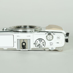 OLYMPUS PEN E-P5 ボディ ホワイト
