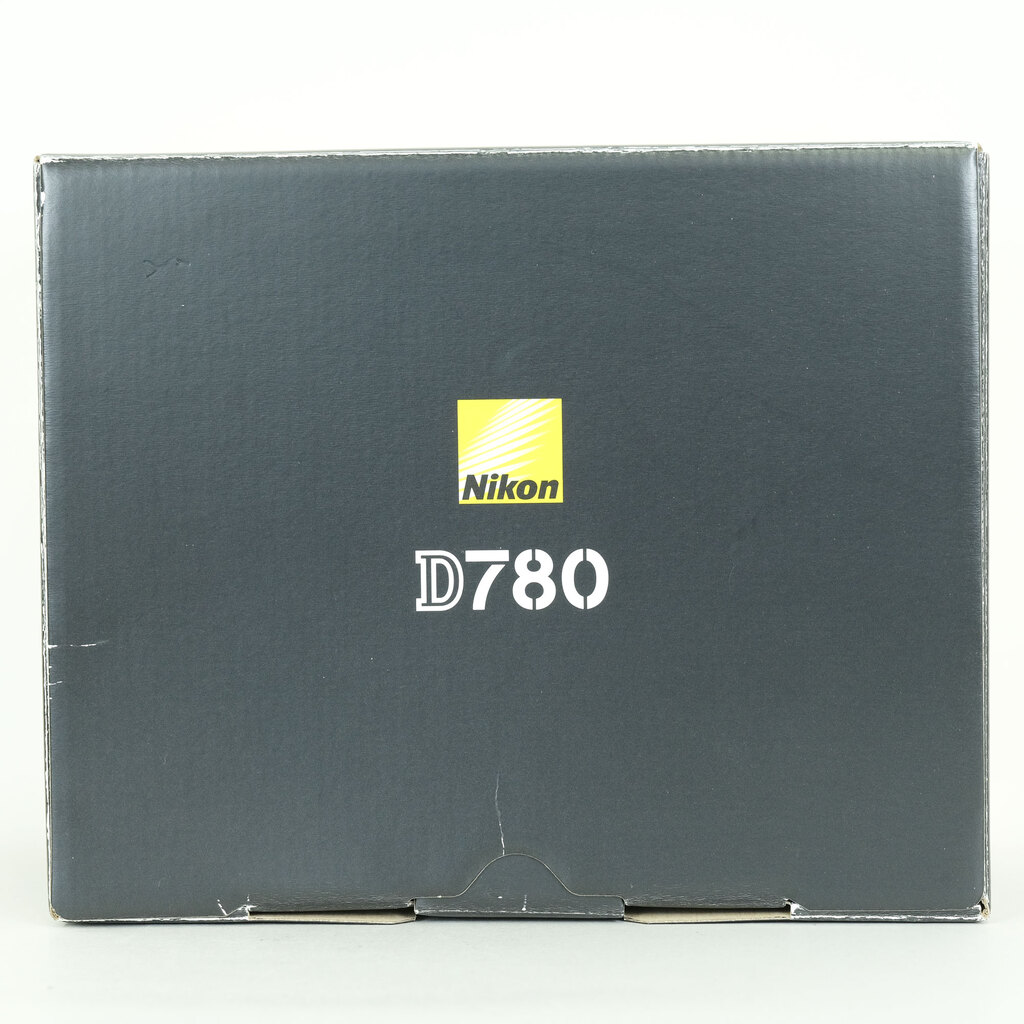 Nikon D780