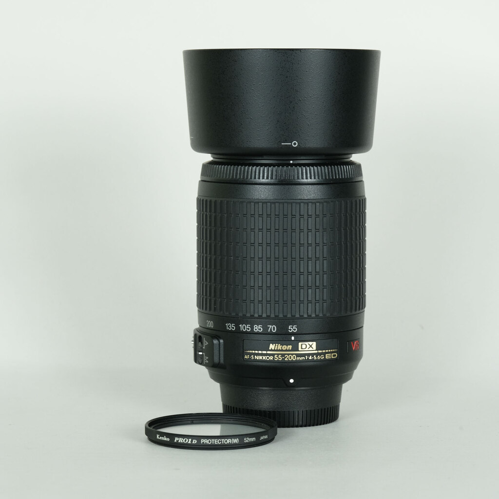 Nikon AF-S DX Zoom-Nikkor 55-200mm F4-5.6G ED �u���b�N
