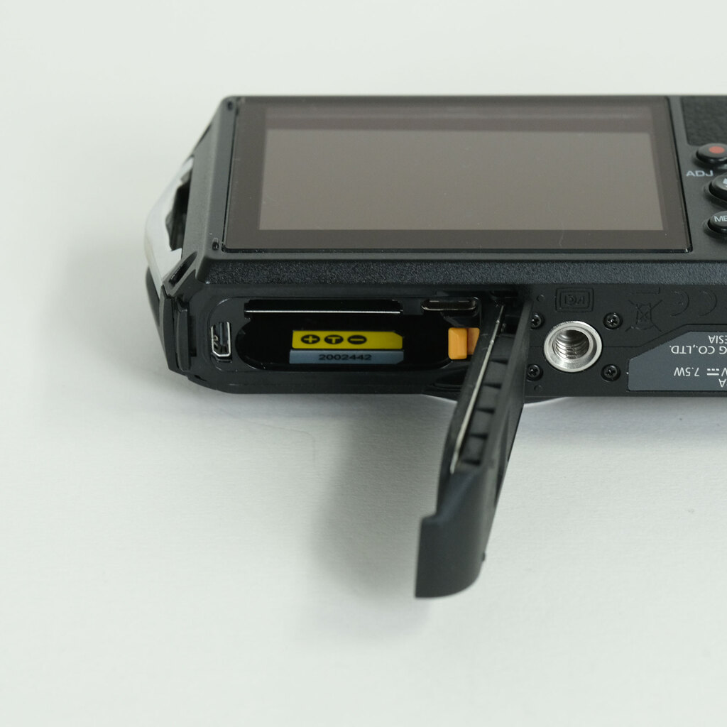 RICOH WG-7 ブラック