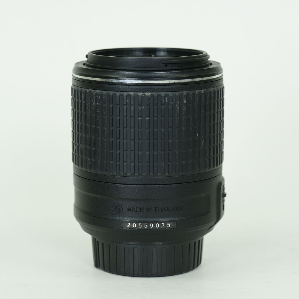 Nikon AF-S DX NIKKOR 55-200mm F4-5.6G ED VR II Nikon AF-S DX NIKKOR 55-200mm F4-5.6G ED VR II