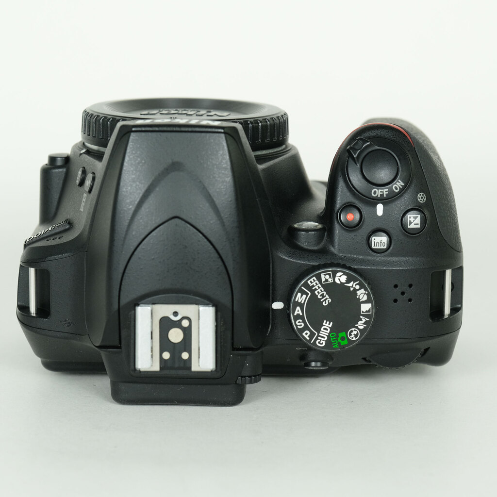 Nikon D3400