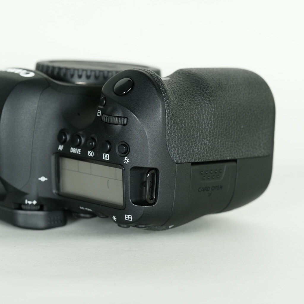 Canon EOS 6D Mark II Canon EOS 6D Mark II