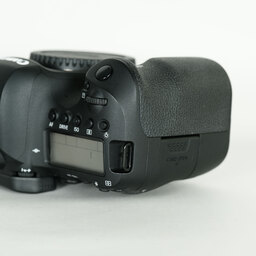 Canon EOS 6D Mark II Canon EOS 6D Mark II