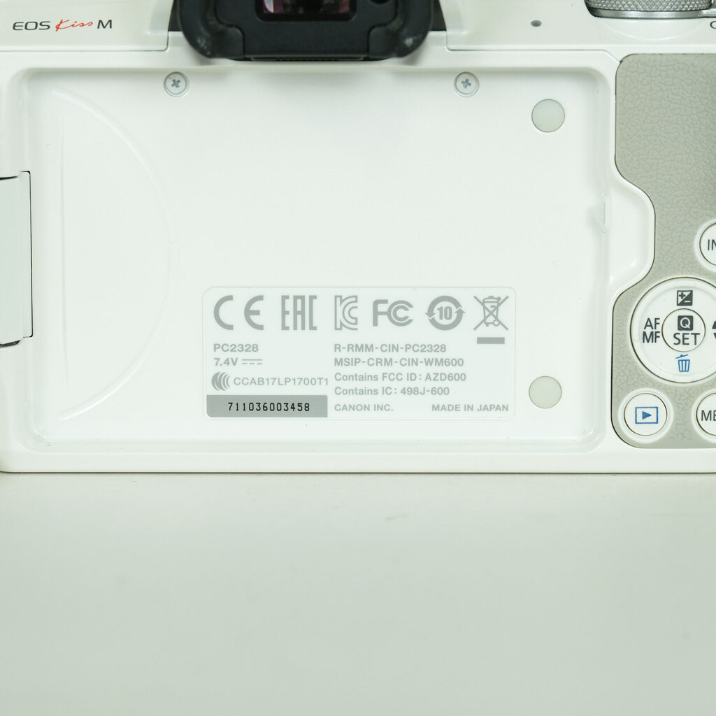 Canon EOS Kiss M