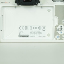 Canon EOS Kiss M