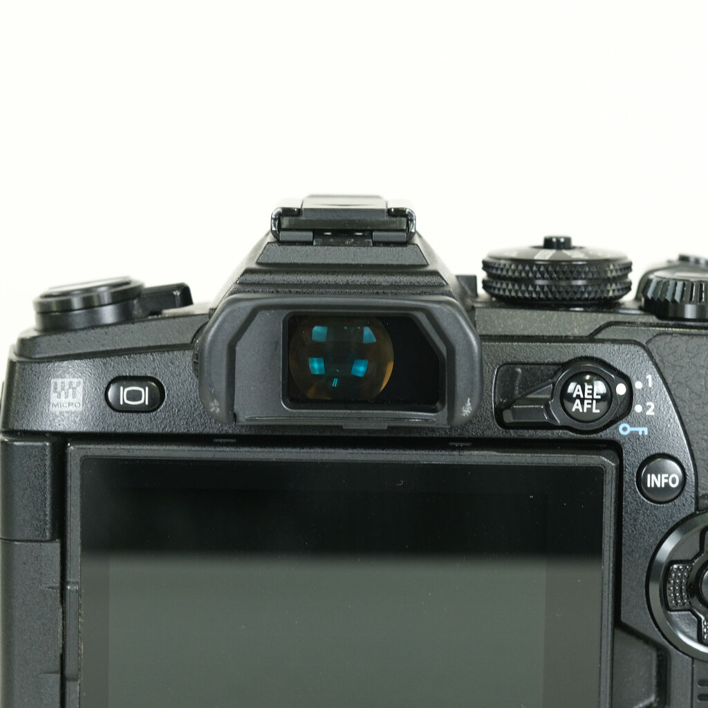 OLYMPUS OM-D E-M1 Mark II