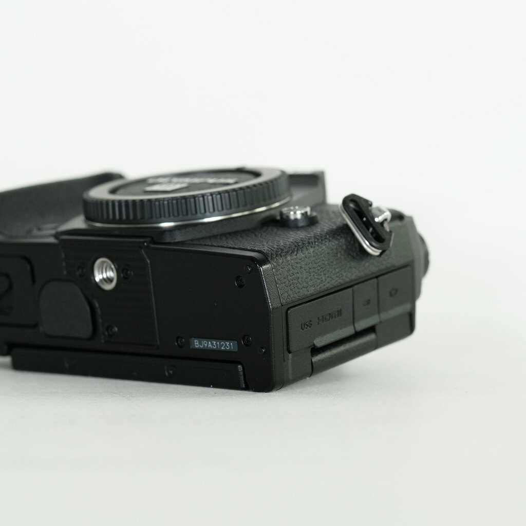 OLYMPUS OM-D E-M5 Mark IIIの出品 | ONE SCENE（ワンシーン）