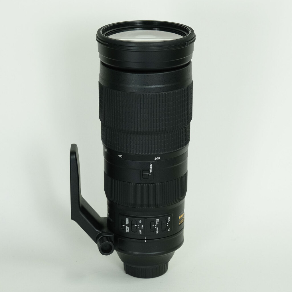 Nikon AF-S NIKKOR 200-500mm f/5.6E ED VR Nikon AF-S NIKKOR 200-500mm f/5.6E ED VR