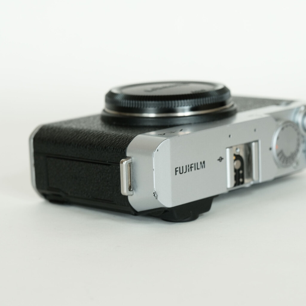 FUJIFILM X-E4