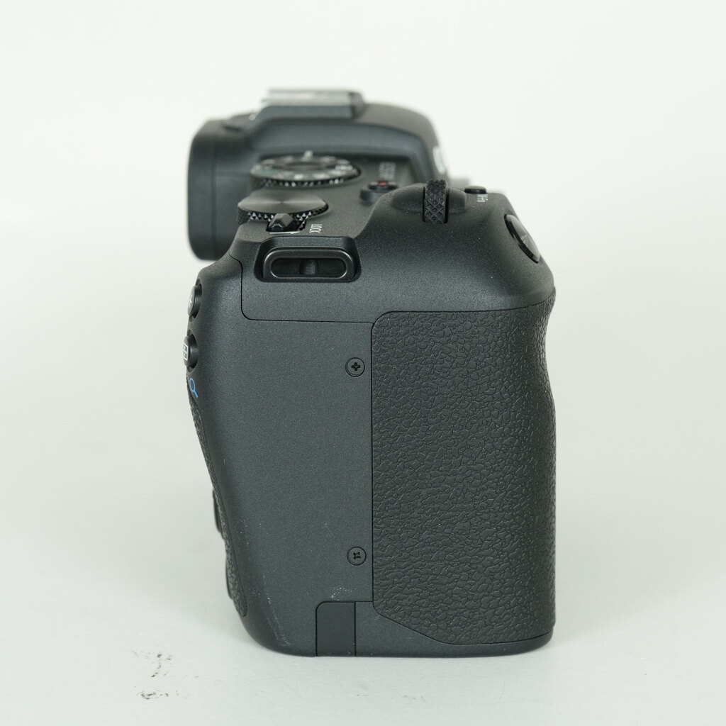 Canon EOS RP [�{�f�B]