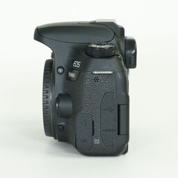 Canon EOS 9000D