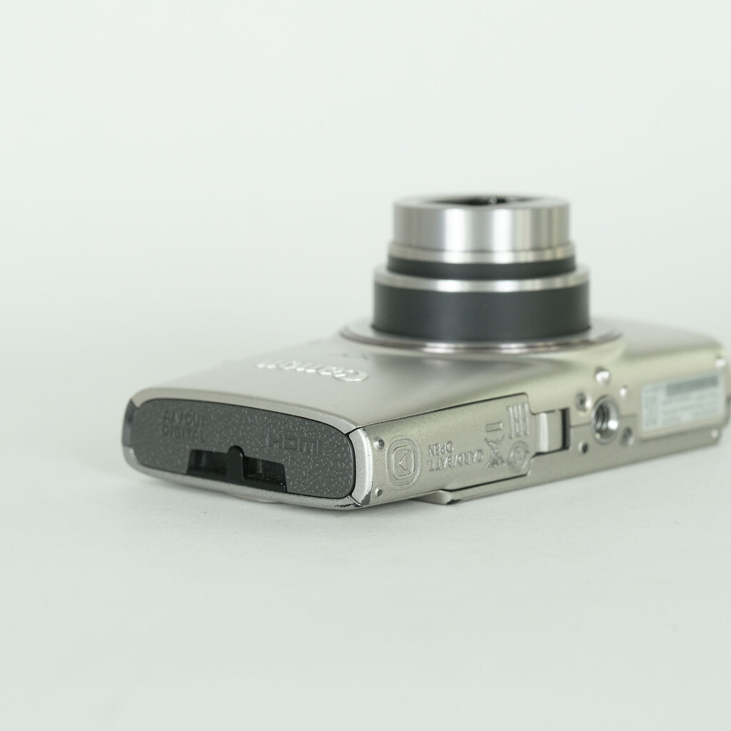 Canon IXY 650 シルバー