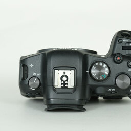 Canon EOS R6 Canon EOS R6