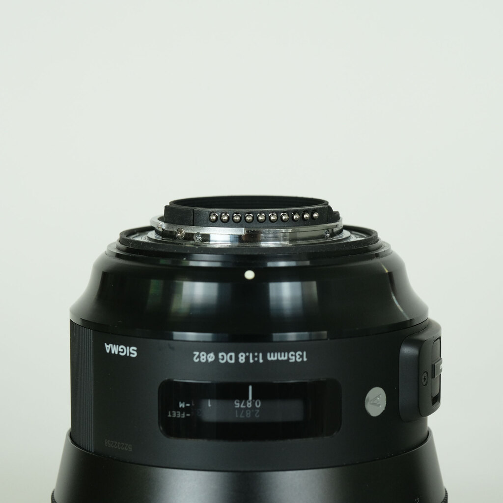 SIGMA 135mm F1.8 DG HSM｜Art [ニコンF用]の出品 | ONE SCENE（ワン