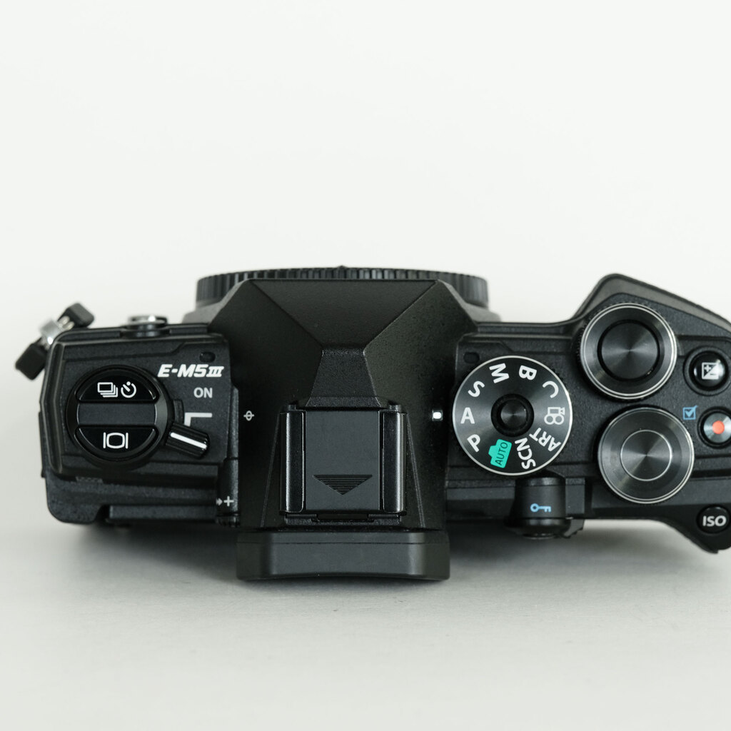 OLYMPUS OM-D E-M5 Mark III