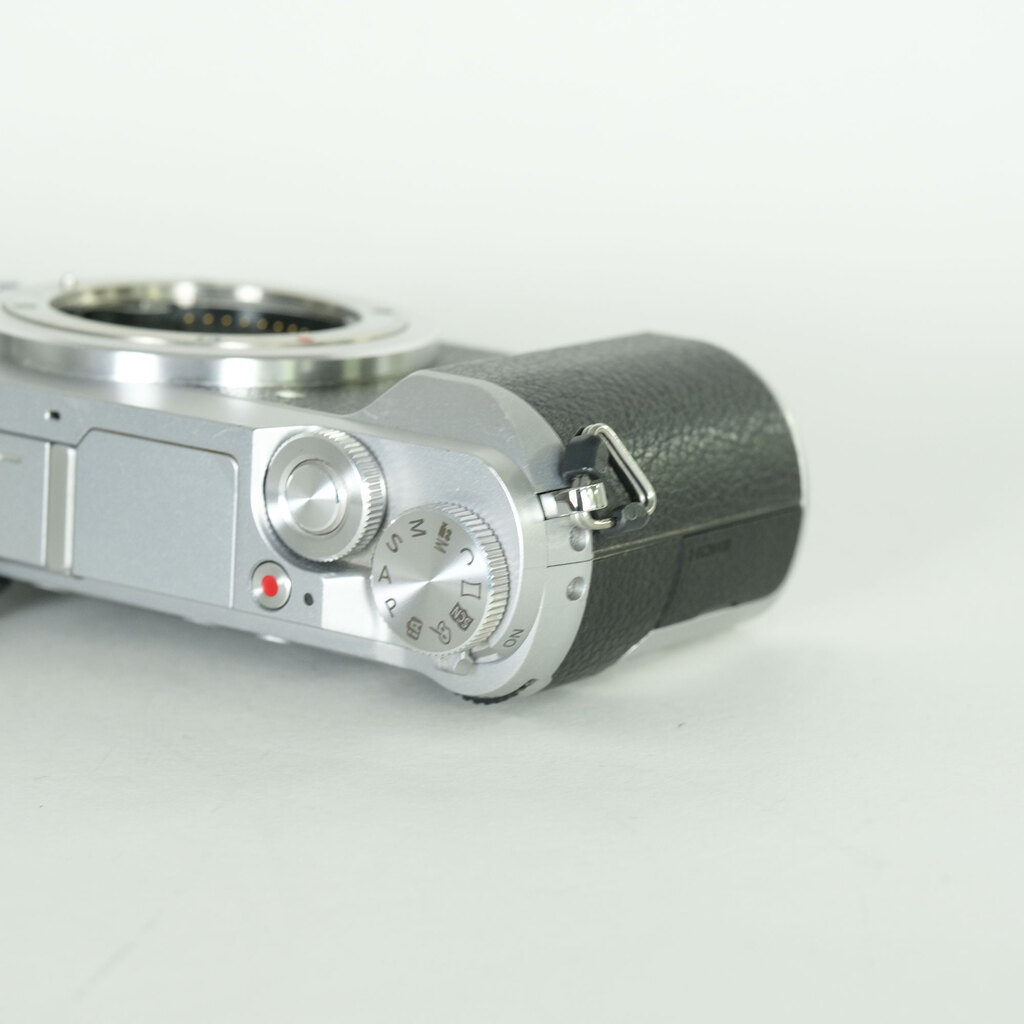 Panasonic LUMIX DMC-GX7MK2 ボディ シルバー