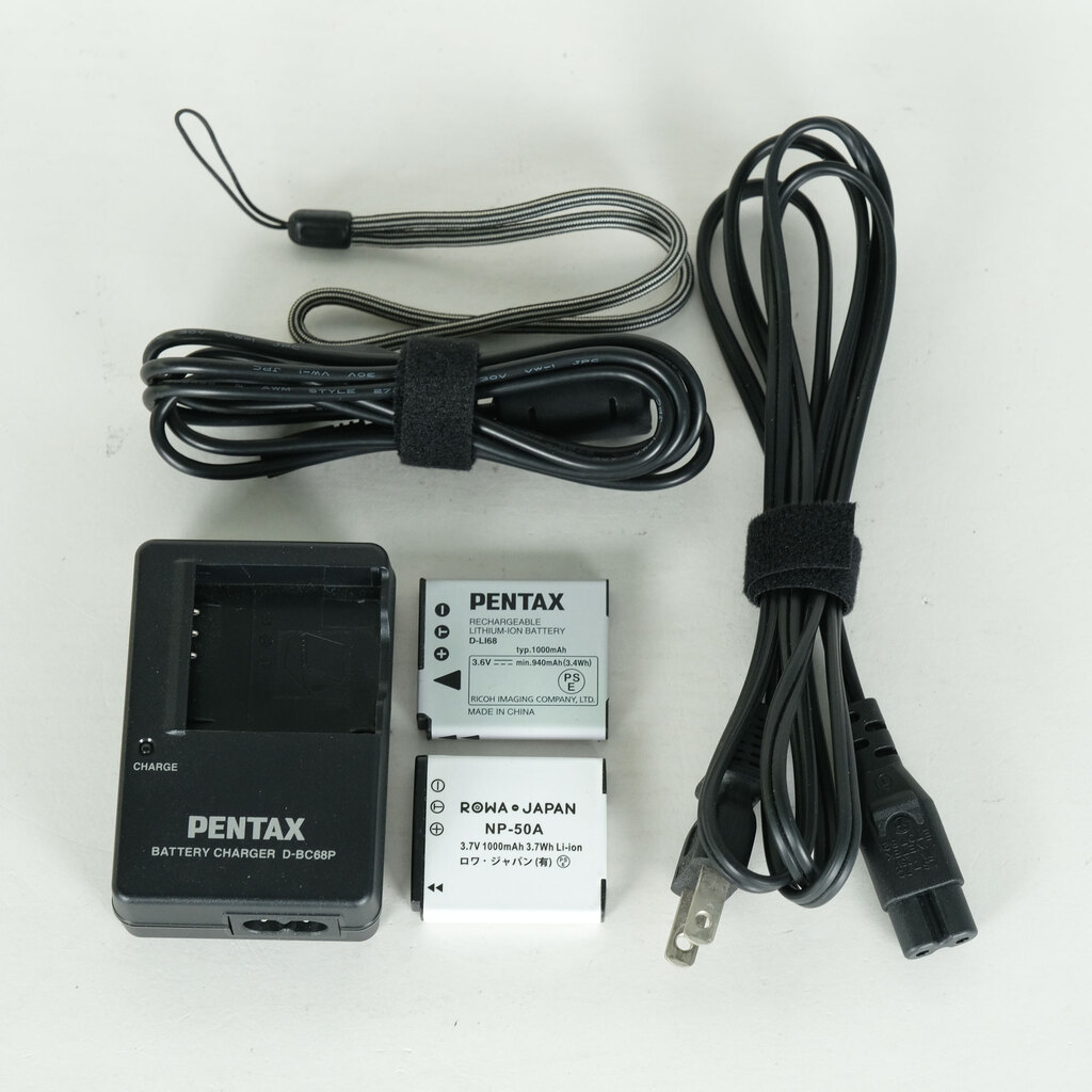 【美品】PENTAX Q-S1 ボディ 付属品多数 PENTAX Q-S1 ボディ ガンメタル×カーマインレッドの出品 | ONE SCENE