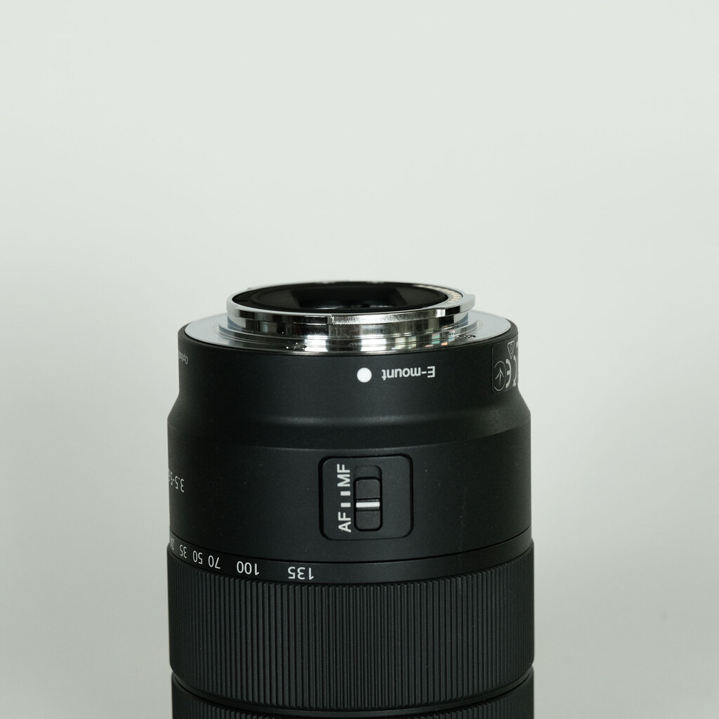 SONY E 18-135mm F3.5-5.6 OSS SEL18135