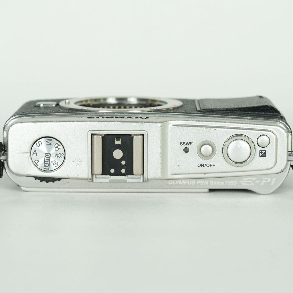 OLYMPUS PEN E-P1 ボディ シルバー