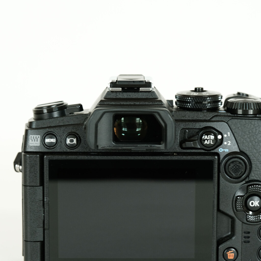 OLYMPUS OM-D E-M1 Mark III