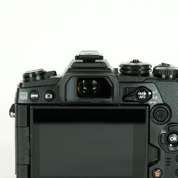 OLYMPUS OM-D E-M1 Mark III