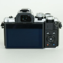 OLYMPUS OM-D E-M10 Mark II