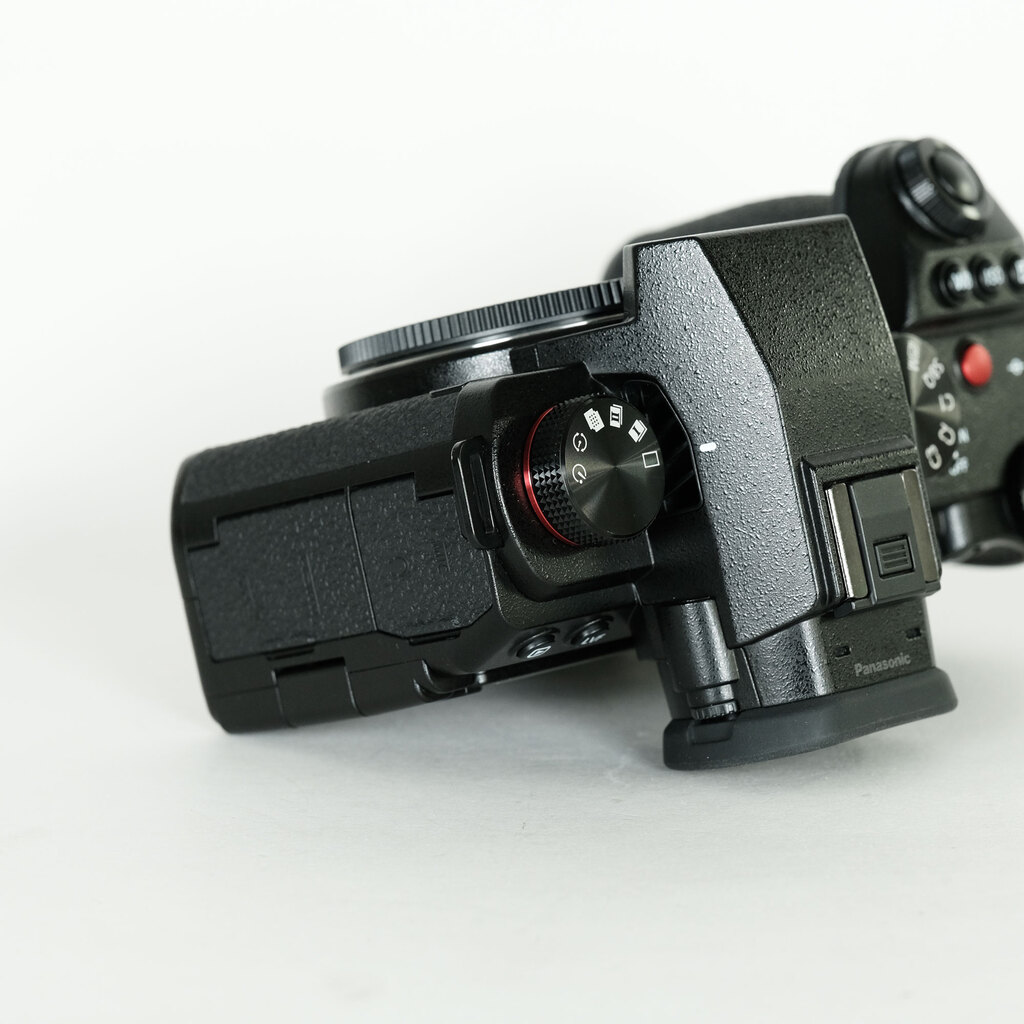 Panasonic LUMIX S5II DC-S5M2