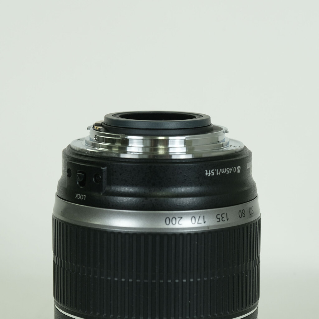 Canon EF-S18-200mm F3.5-5.6 IS Canon EF-S18-200mm F3.5-5.6 IS