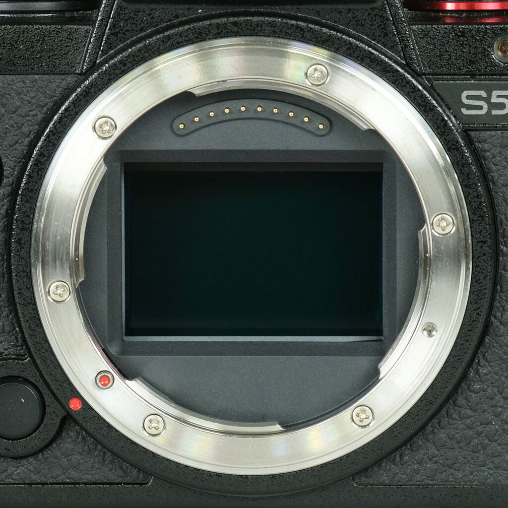 Panasonic LUMIX DC-S5 Panasonic LUMIX DC-S5