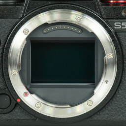 Panasonic LUMIX DC-S5 Panasonic LUMIX DC-S5