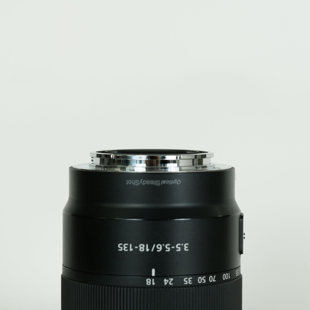 SONY E 18-135mm F3.5-5.6 OSS SEL18135