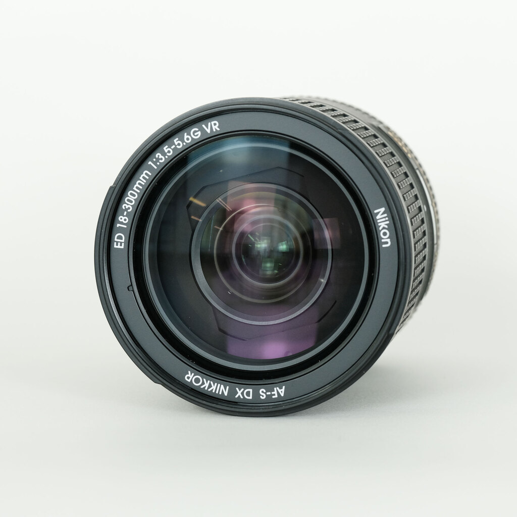 Nikon AF-S DX NIKKOR 18-300mm F3.5-5.6G ED VR