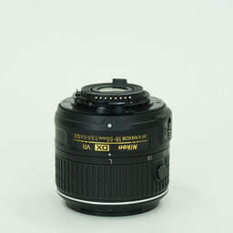 Nikon AF-S DX NIKKOR 18-55mm f3.5-5.6G VR II Nikon AF-S DX NIKKOR 18-55mm f3.5-5.6G VR II